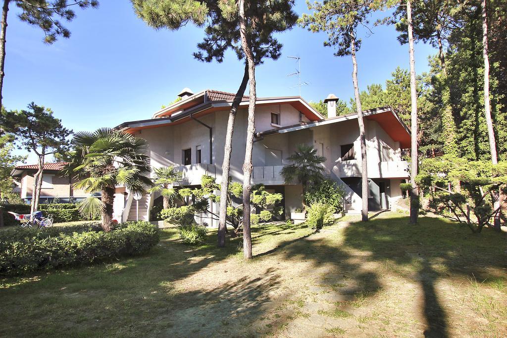 Villa Paola Lignano Sabbiadoro Buitenkant foto